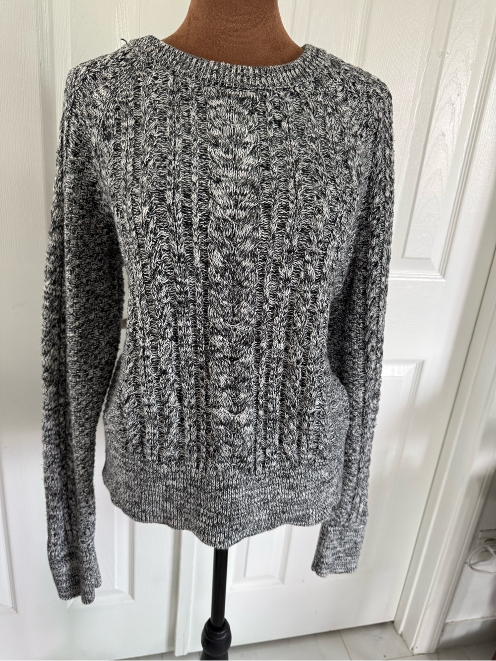 GAP Marled Gray Cable Knit Crewneck Sweater